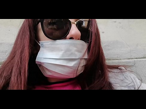 ❤️ Nicoletta se pomstí svému sousedovi a vyčůrá se mu do garáže (Speciál Covid19 Italská karanténa) ️❌ Šukání u nás ☑