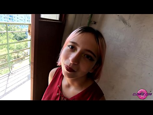 ❤️ Studentka smyslně kouří cizince ve vnitrozemí - sperma na tváři ️❌ Šukání u nás ☑